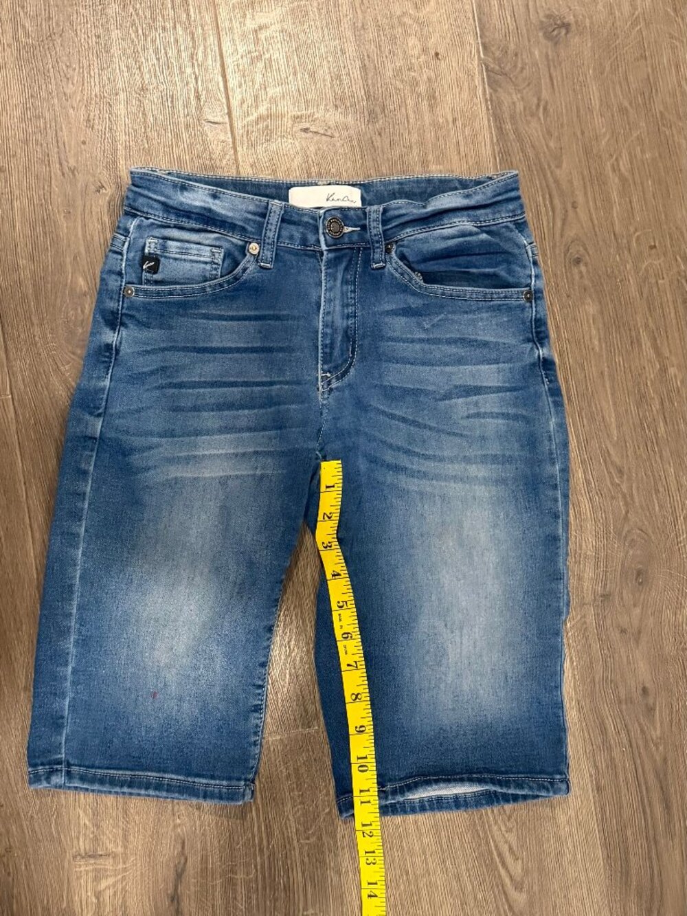 KanCan Bermuda Jean Shorts Size 24 Medium Wash Stretch Mid Rise Knee Length - Picture 7 of 8